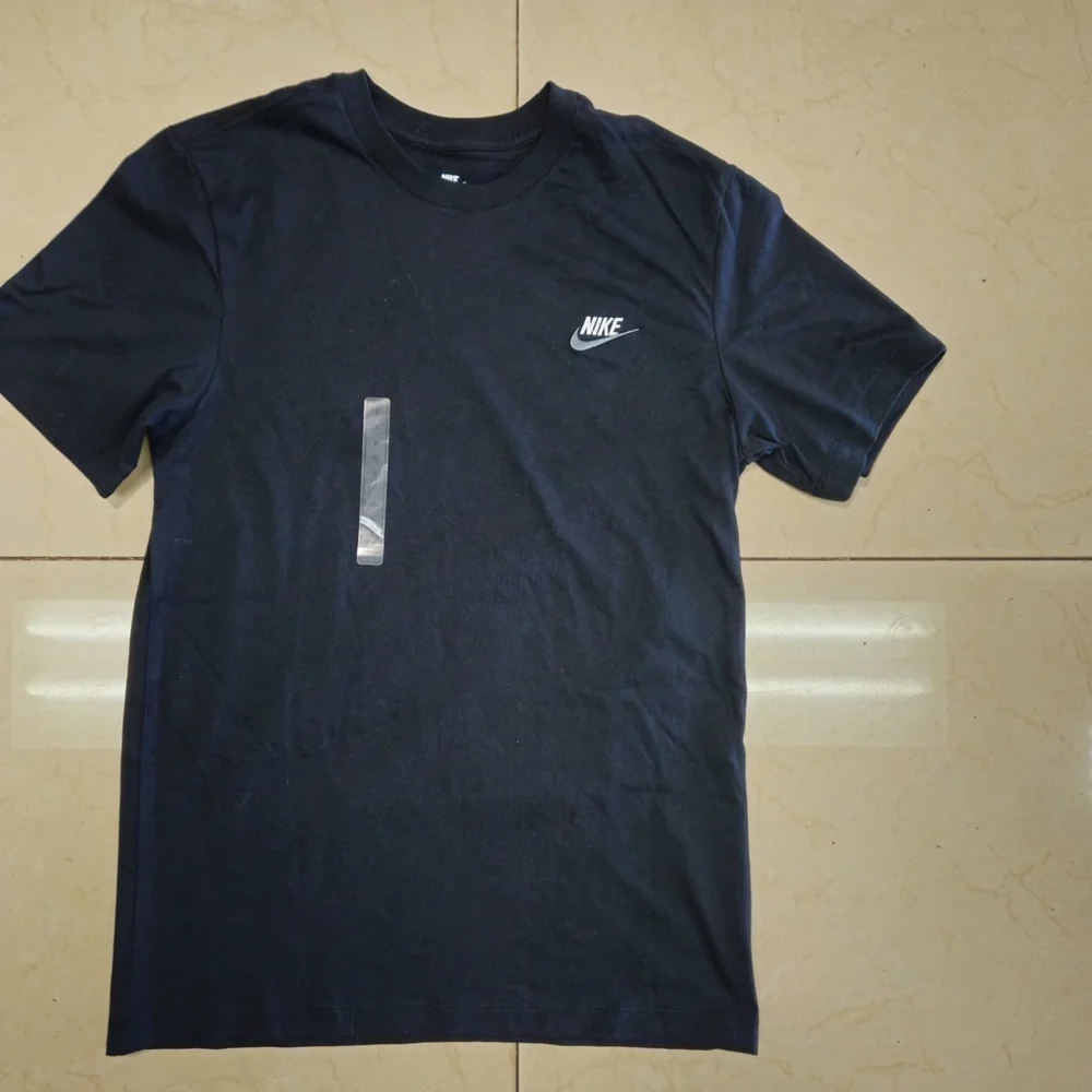 NIKE Sportwear Club Mens Tee Sz various - Picture 4 of 6